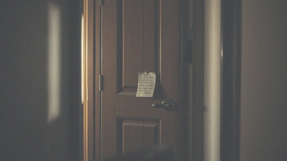 Jakie są różnice między ingerencją a interwencją?