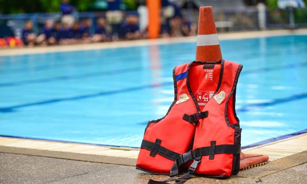 Bezpieczne kąpiele letnie w Świnoujściu: wskazówki na udane wakacje